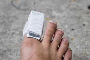 How Does a Broken Toe Happen?